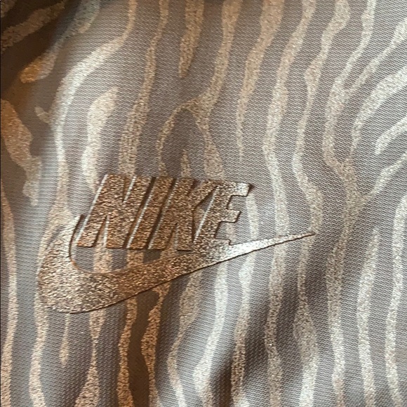 Nike jacket - Picture 4 of 6